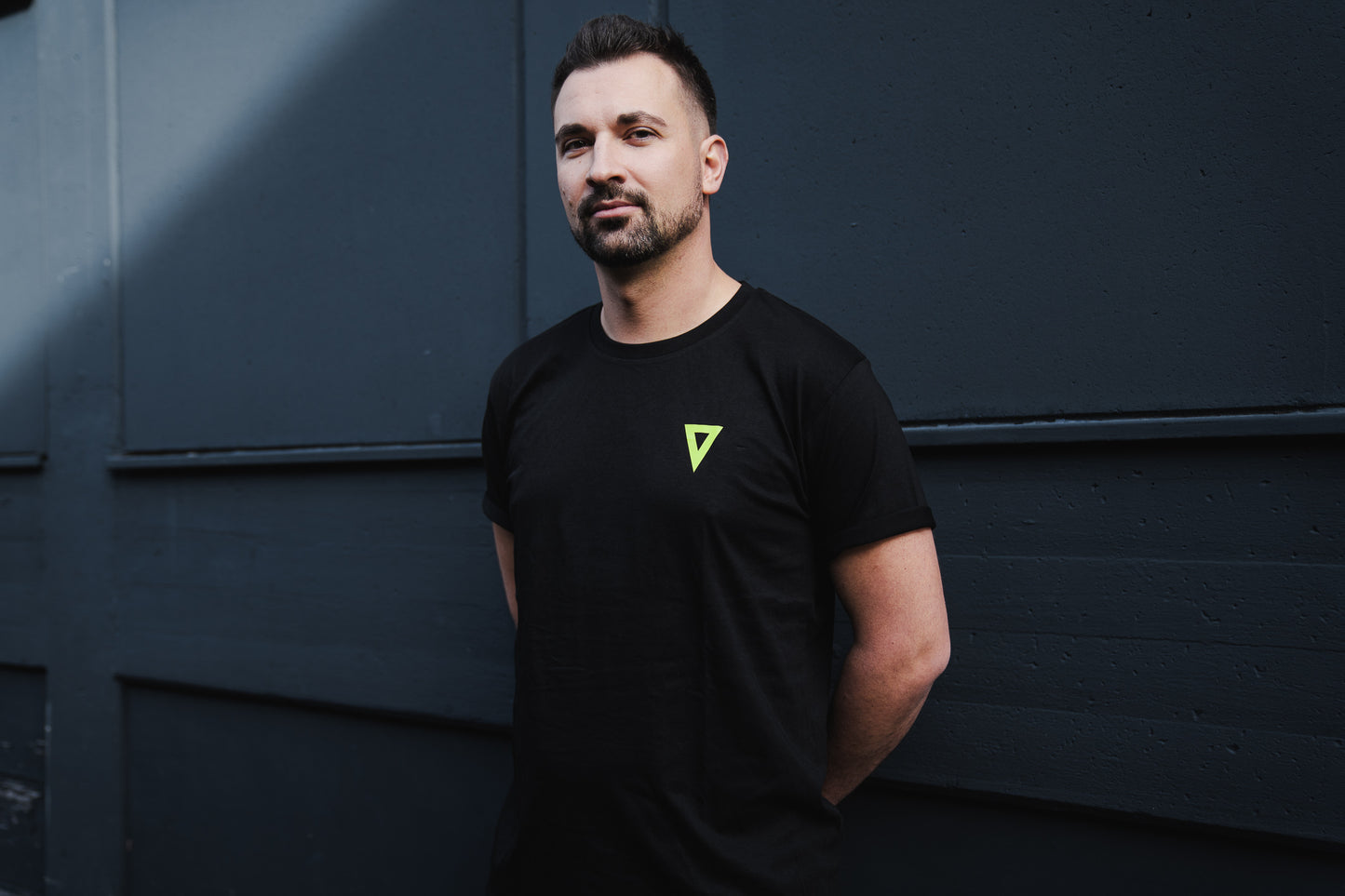 VON WELT Shirt "V klein" unisex