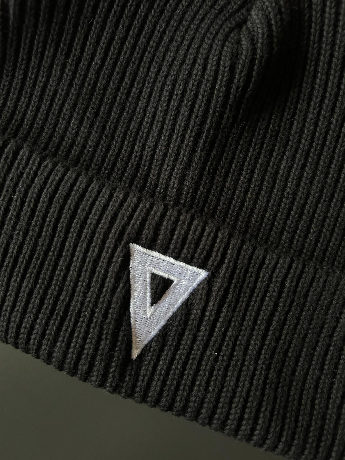 VON WELT Beanie "V"